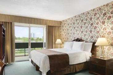 هتل Travelodge By Wyndham Niagara Falls Fallsview