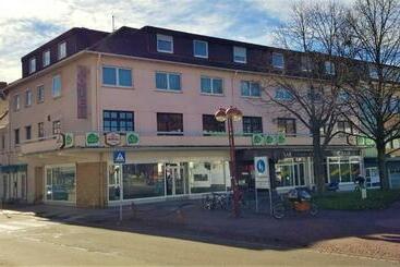 בית מלון כפרי Linde Stuttgart Sindelfingen