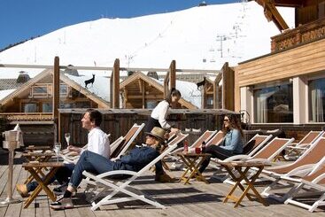 هتل Hôtel Au Chamois D Or By Les Etincelles