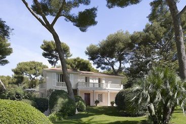 Отель Du Cap Eden Roc