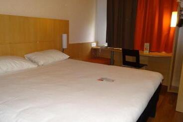 酒店 Ibis Moulins