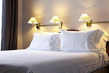B4 Grand Hotel Lyon