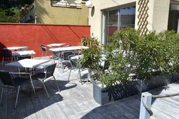 هتل Hôtel Les Mimosas