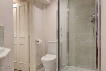 Collingham Serviced Apartments