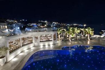 هتل Petinos Beach