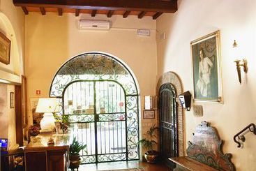 Hotel Villa Le Rondini
