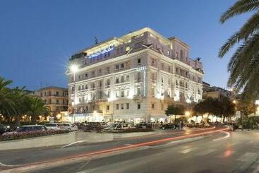 فندق Esplanade