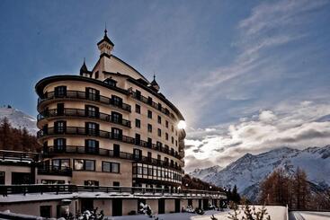 Отель Principi Di Piemonte Sestriere