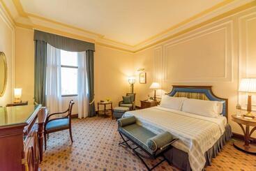 Hotel The Oberoi Grand Kolkata