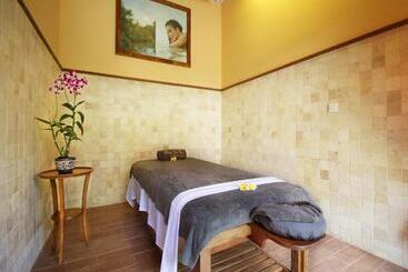 استراحتگاه Kupu Kupu Barong Villas And Tree Spa By L’occitane
