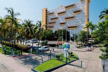 Отель Holiday Inn Resort Ixtapa All Inclusive, An Ihg