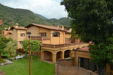 هتل Villas Danza Del Sol