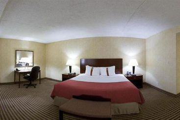 هتل Holiday Inn Allentown Center City 