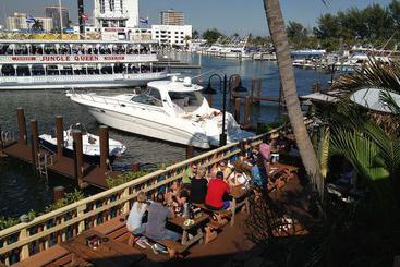 استراحتگاه Days Inn Ft. Lauderdale Bahia Cabana