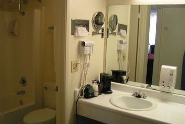 هتل Ramada By Wyndham Mesa Downtown