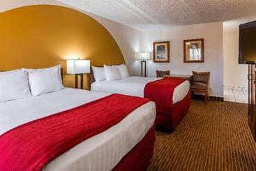 فندق Best Western Paradise Inn & Resort