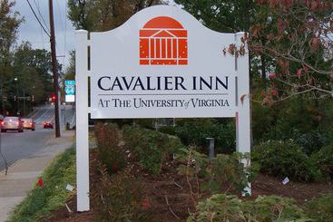 هتل Cavalier Inn At The University