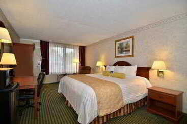 Отель Clarion Inn & Conference Center