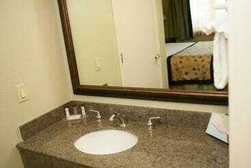 هتل Radisson  West Sacramento