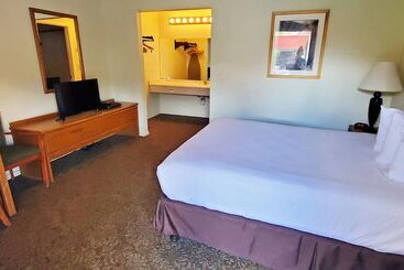 فندق على الطريق Magnuson Hotel Ely