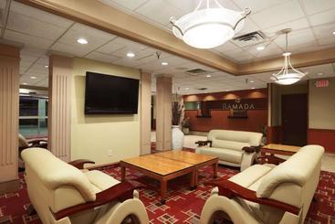 هتل Ramada By Wyndham Sioux City