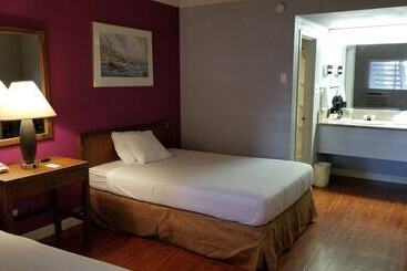 فندق Santa Fe Inn  Pueblo