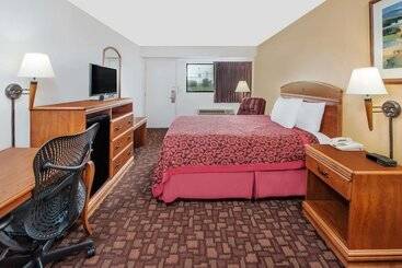 酒店 Days Inn By Wyndham Kingdom City