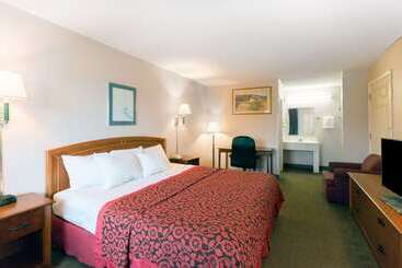 בית מלון כפרי Days Inn By Wyndham Richmond