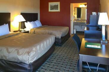 בית מלון כפרי Quality Inn & Suites