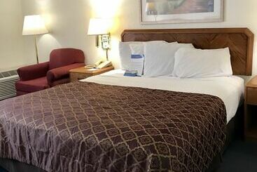 هتل Baymont by Wyndham Wilmington