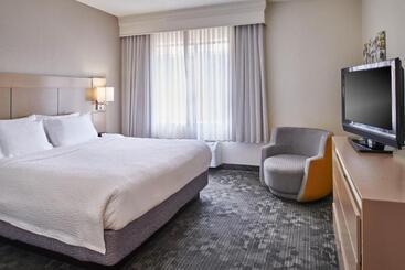 هتل Courtyard Columbus Downtown