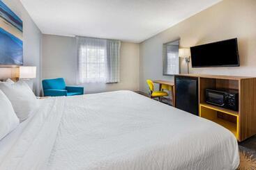 酒店 Days Inn By Wyndham Roanoke Near I81
