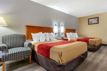 فندق Econo Lodge & Suites Southern Pines