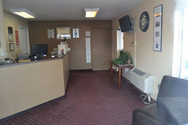 هتل Econo Lodge Northeast