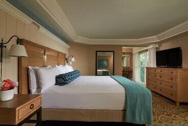 فندق Edgewater Beach