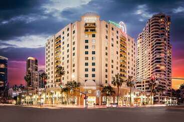 בית מלון כפרי Embassy Suites By Hilton San Diego Bay Downtown