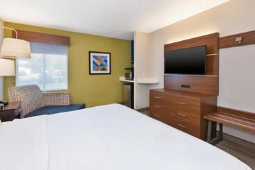 فندق Holiday Inn Express   Waldorf, An Ihg