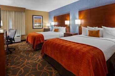 هتل Best Western Plus Fresno Airport
