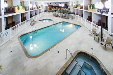 هتل Doubletree By Hilton Austin, Mn