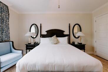 فندق Beachside Resort & Residences