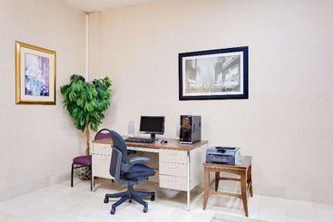 هتل Ramada By Wyndham Fishkill