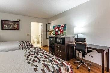 فندق Red Roof Inn Forsyth