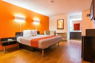 Motel 6newnan, Ga