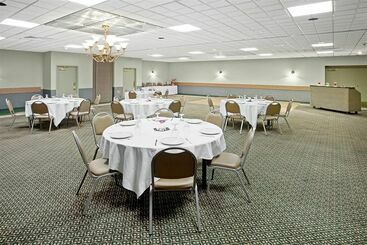 هتل Americas Best Value Inn Saginaw South