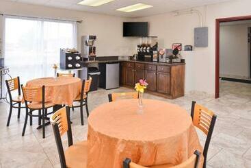 هتل Americas Best Value Inn & Suites Grand Island