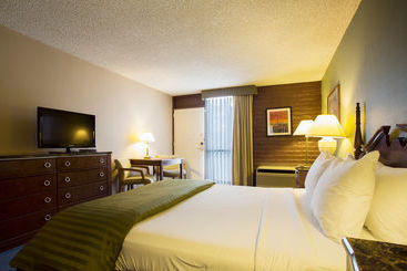 هتل Clarion Modesto
