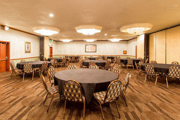 هتل Clarion Modesto