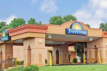 هتل Days Inn By Wyndham Durham/near Duke University