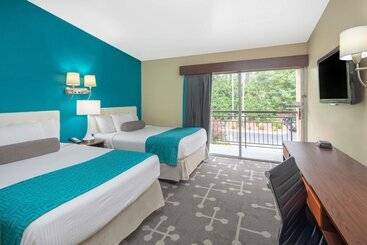 هتل Howard Johnson By Wyndham Athens