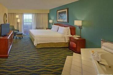 منتجع Courtyard By Marriott Key West Waterfront